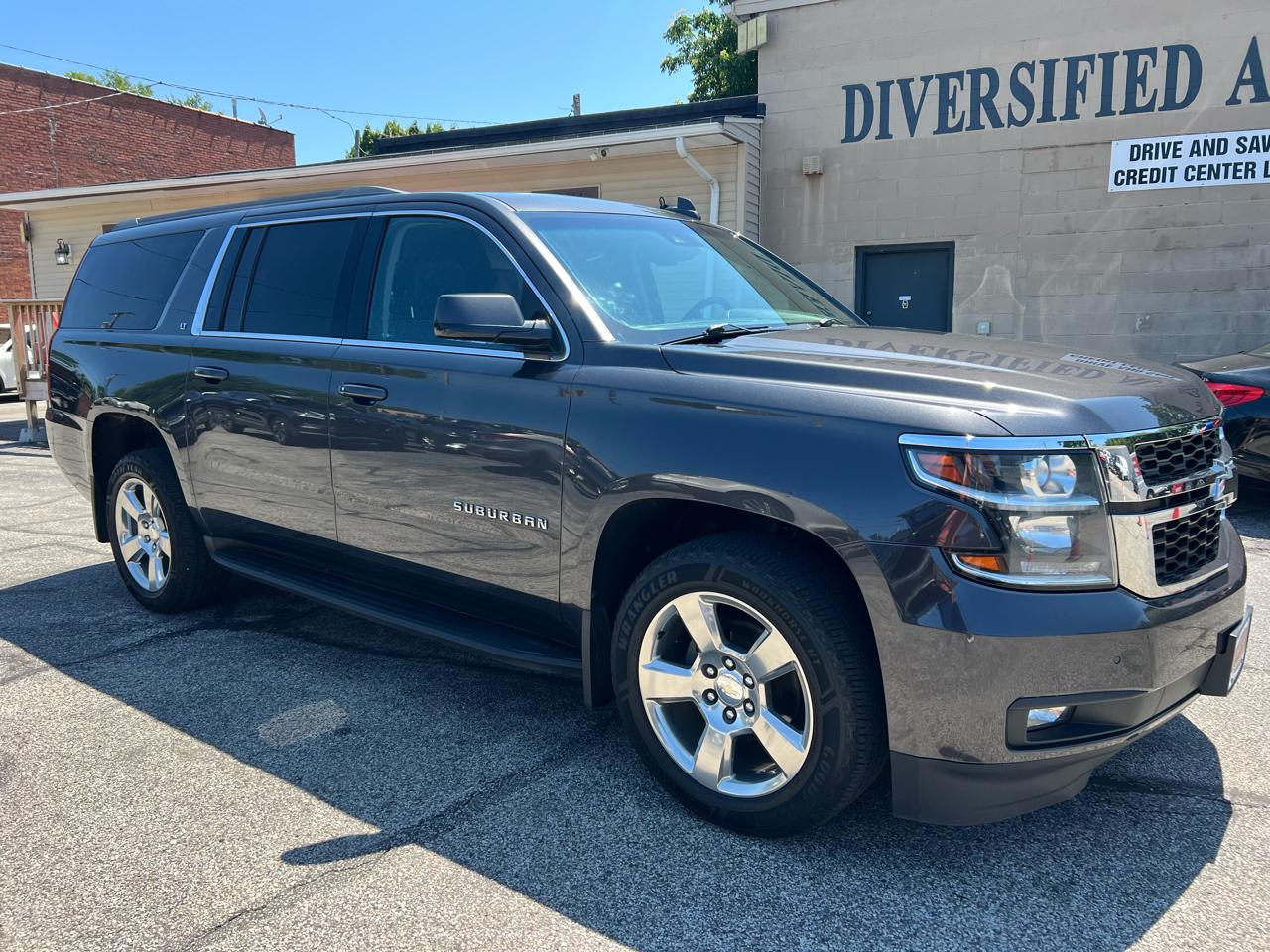 Chevrolet Suburban 4WD 4dr 1500 LT 2017