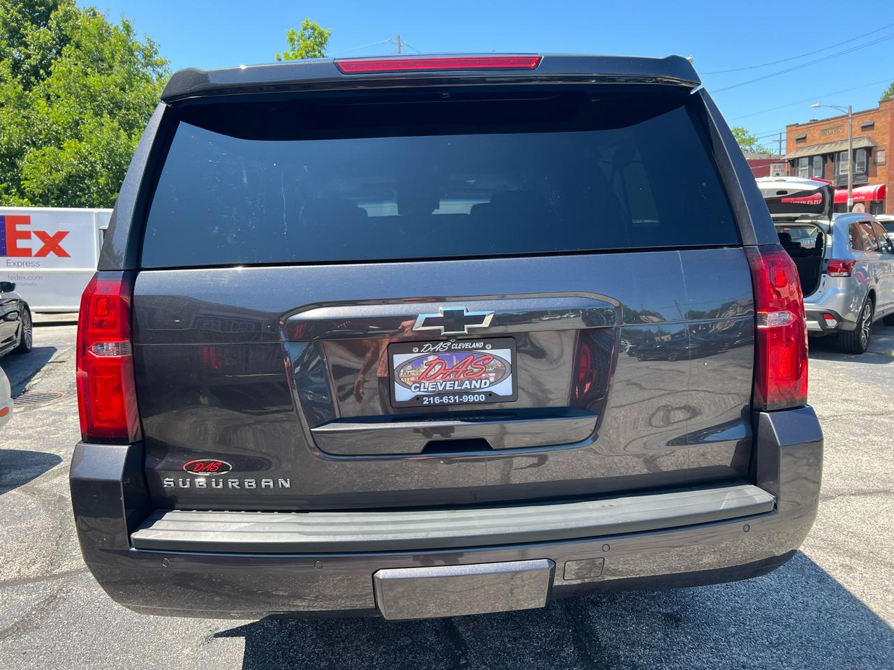 Chevrolet Suburban 4WD 4dr 1500 LT 2017