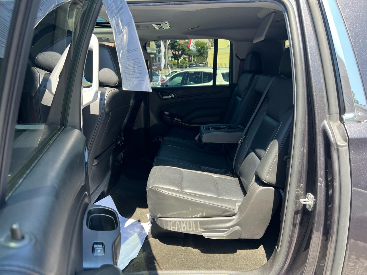 Chevrolet Suburban 4WD 4dr 1500 LT 2017