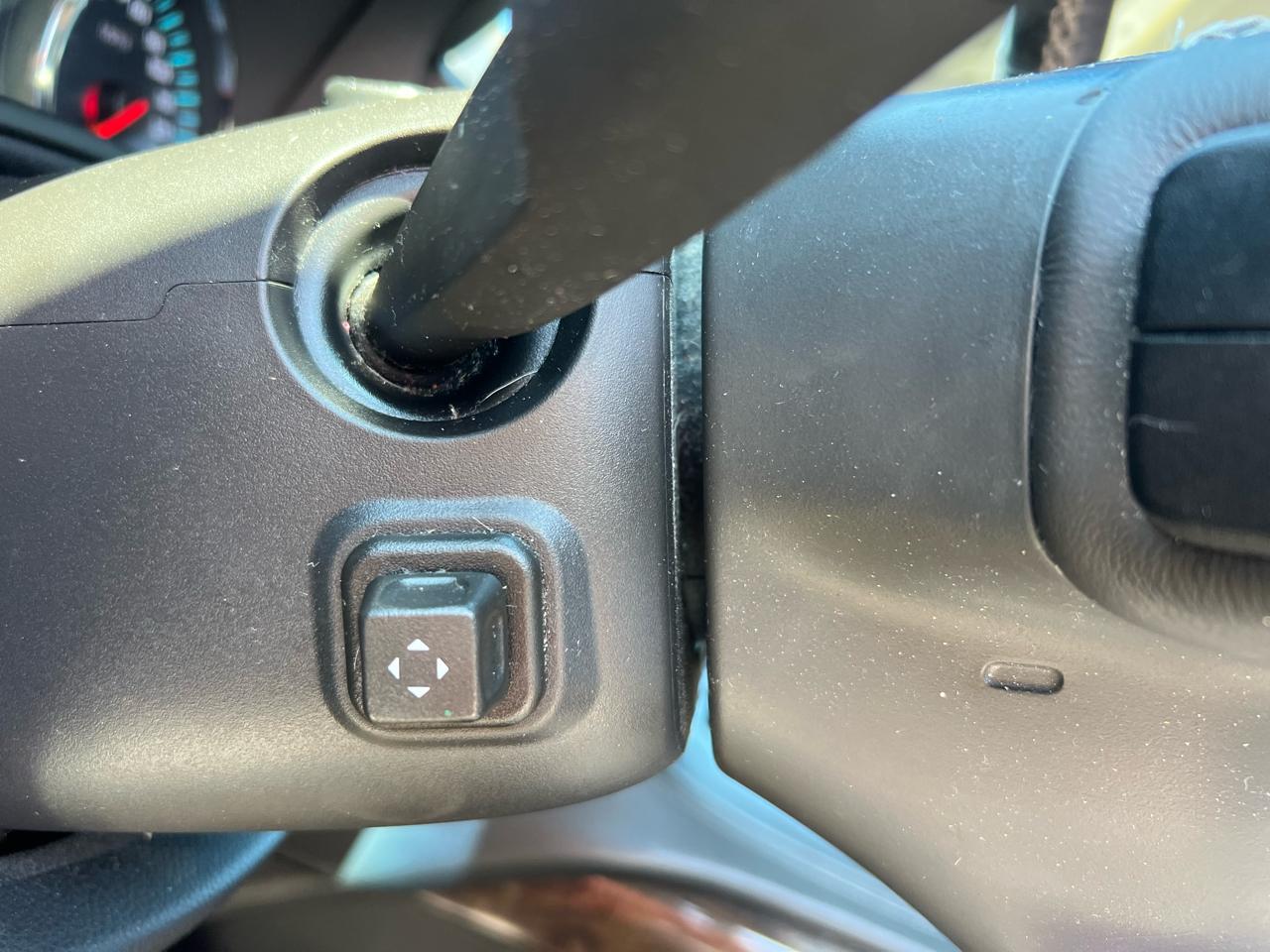 Chevrolet Suburban 4WD 4dr 1500 LT 2017