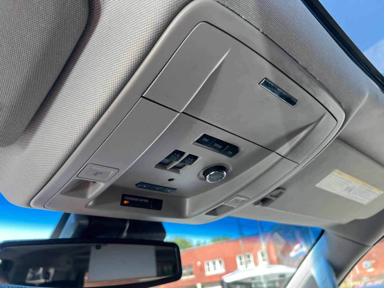 Chevrolet Suburban 4WD 4dr 1500 LT 2017