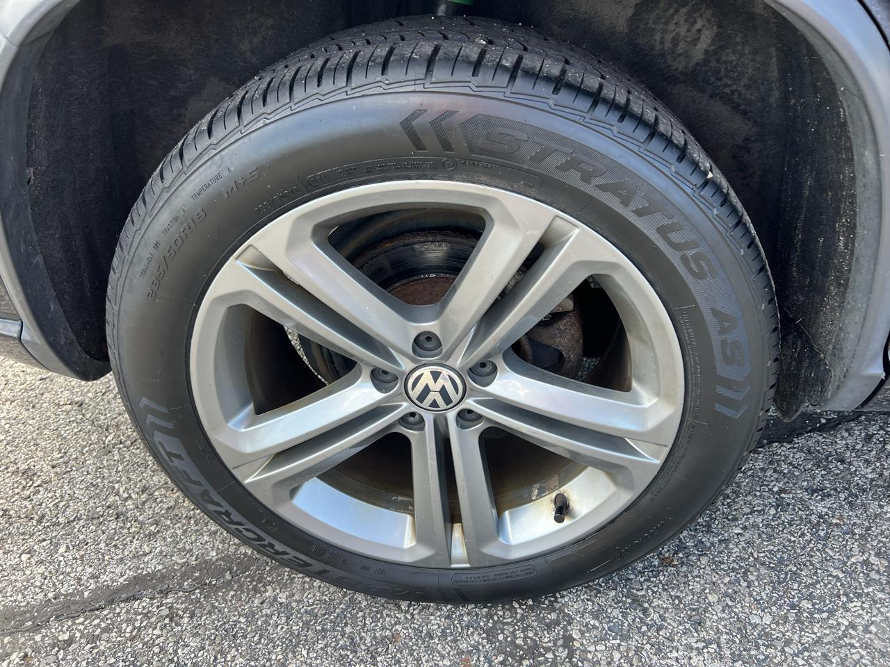 Volkswagen Tiguan 2.0T Sport FWD 2017