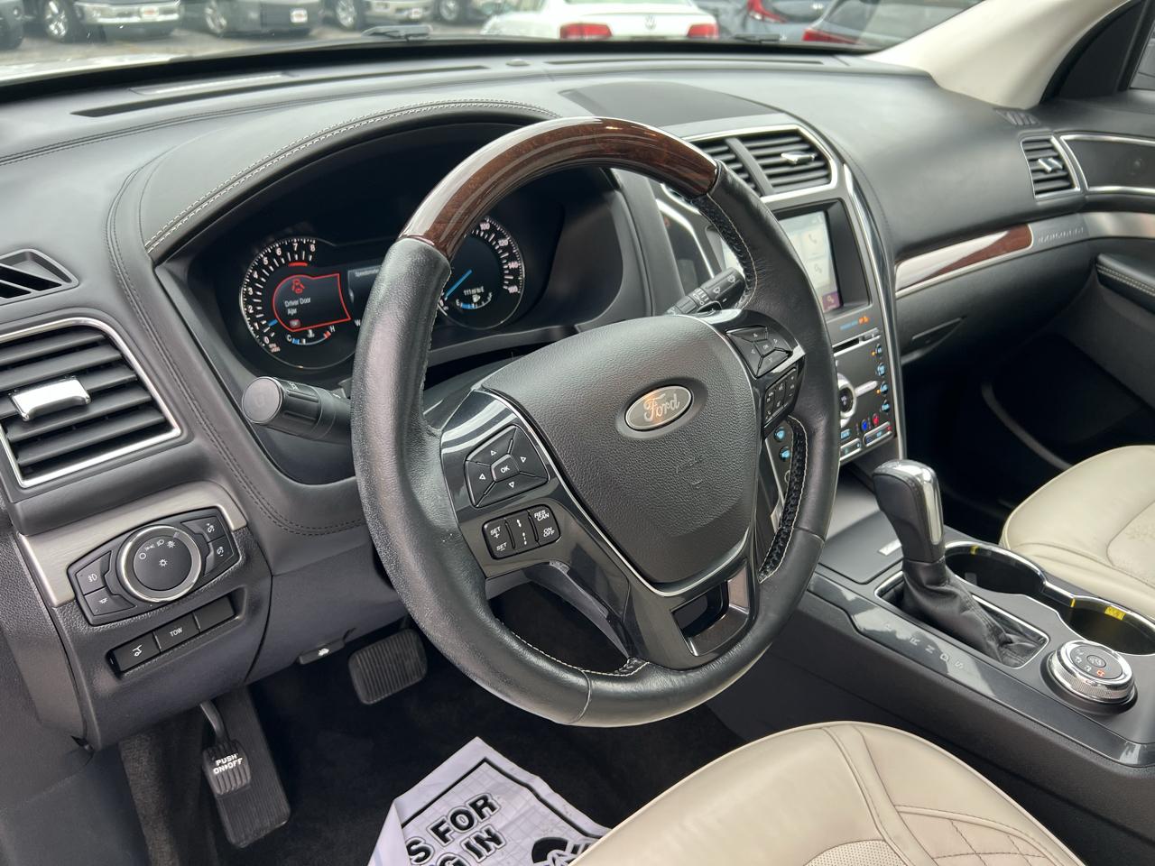 Ford Explorer Platinum 4D SUV 4WD 2018