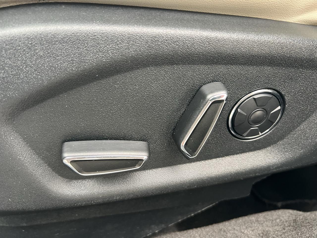 Ford Explorer Platinum 4D SUV 4WD 2018