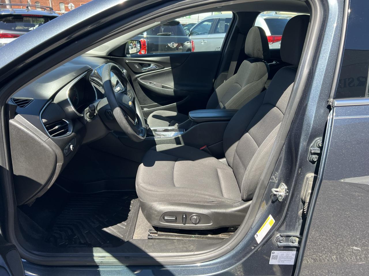 Chevrolet Malibu 4dr Sdn LT 2021
