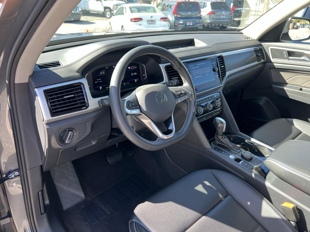 Volkswagen Atlas 3.6L V6 SE w/Technology 4MOTION 2022