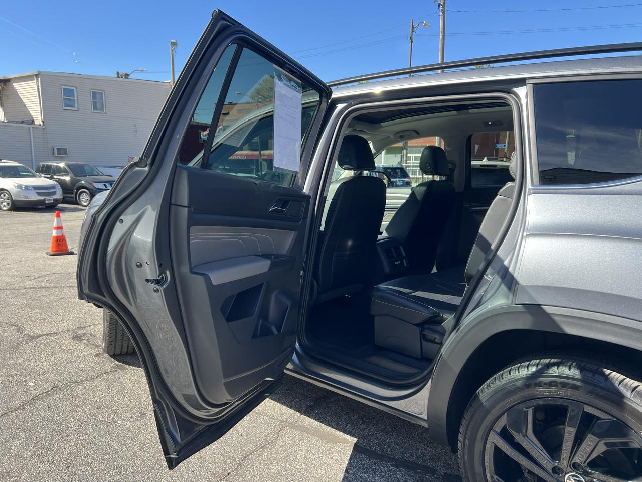 Volkswagen Atlas 3.6L V6 SE w/Technology 4MOTION 2022