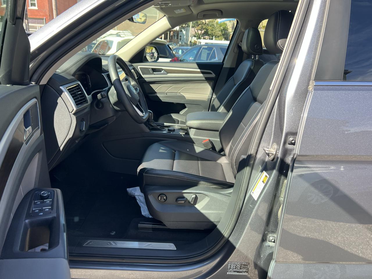 Volkswagen Atlas 3.6L V6 SE w/Technology 4MOTION 2022