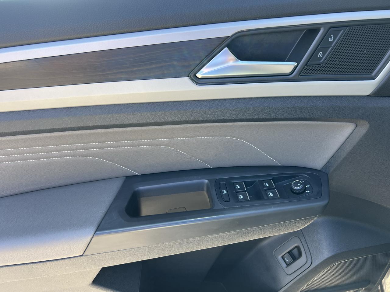 Volkswagen Atlas 3.6L V6 SE w/Technology 4MOTION 2022
