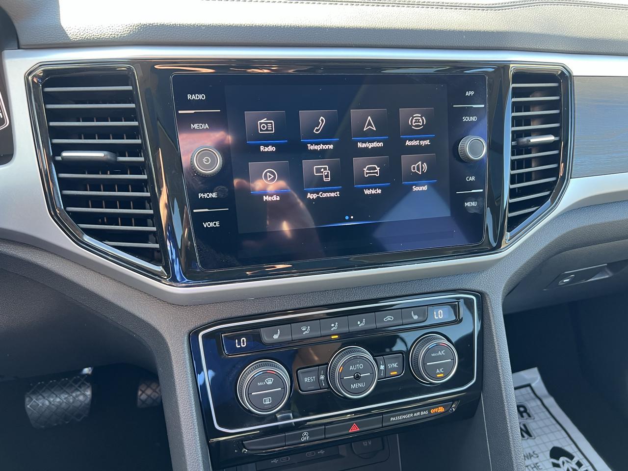 Volkswagen Atlas 3.6L V6 SE w/Technology 4MOTION 2022