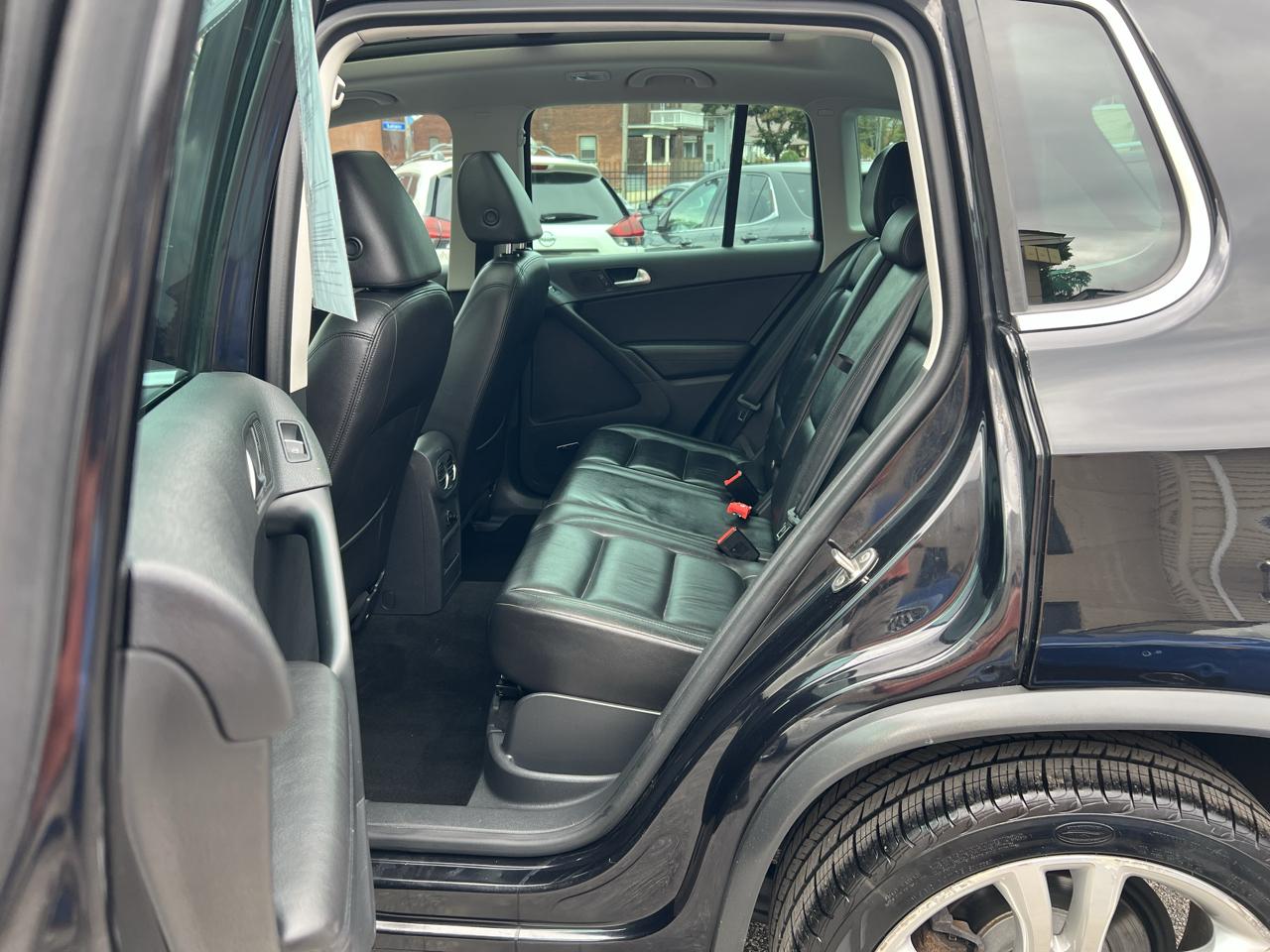Volkswagen Tiguan 4MOTION 4dr Auto SEL 2016
