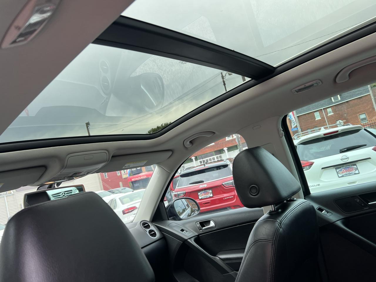 Volkswagen Tiguan 4MOTION 4dr Auto SEL 2016