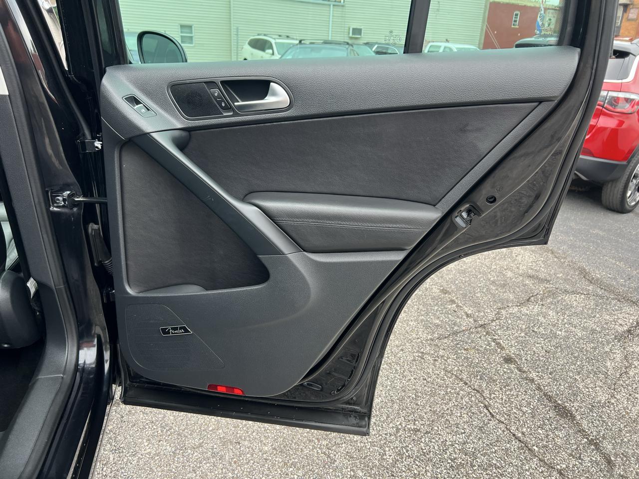 Volkswagen Tiguan 4MOTION 4dr Auto SEL 2016