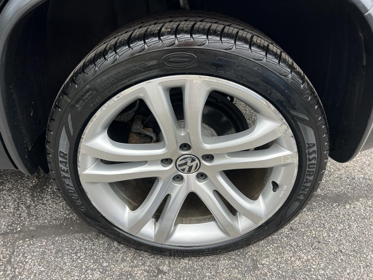 Volkswagen Tiguan 4MOTION 4dr Auto SEL 2016