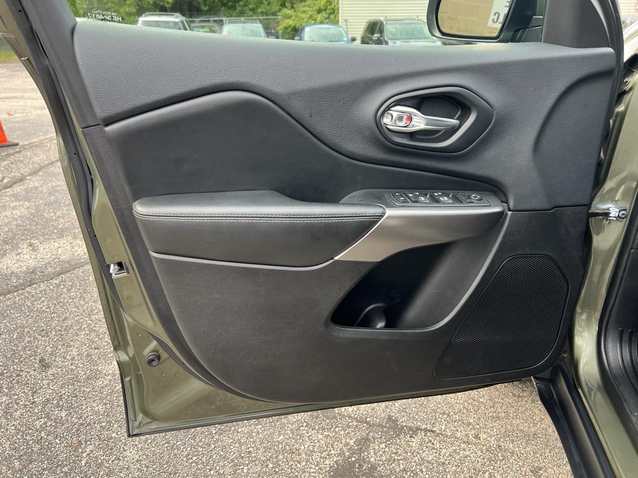 Jeep Cherokee Latitude Plus 4x4 2019