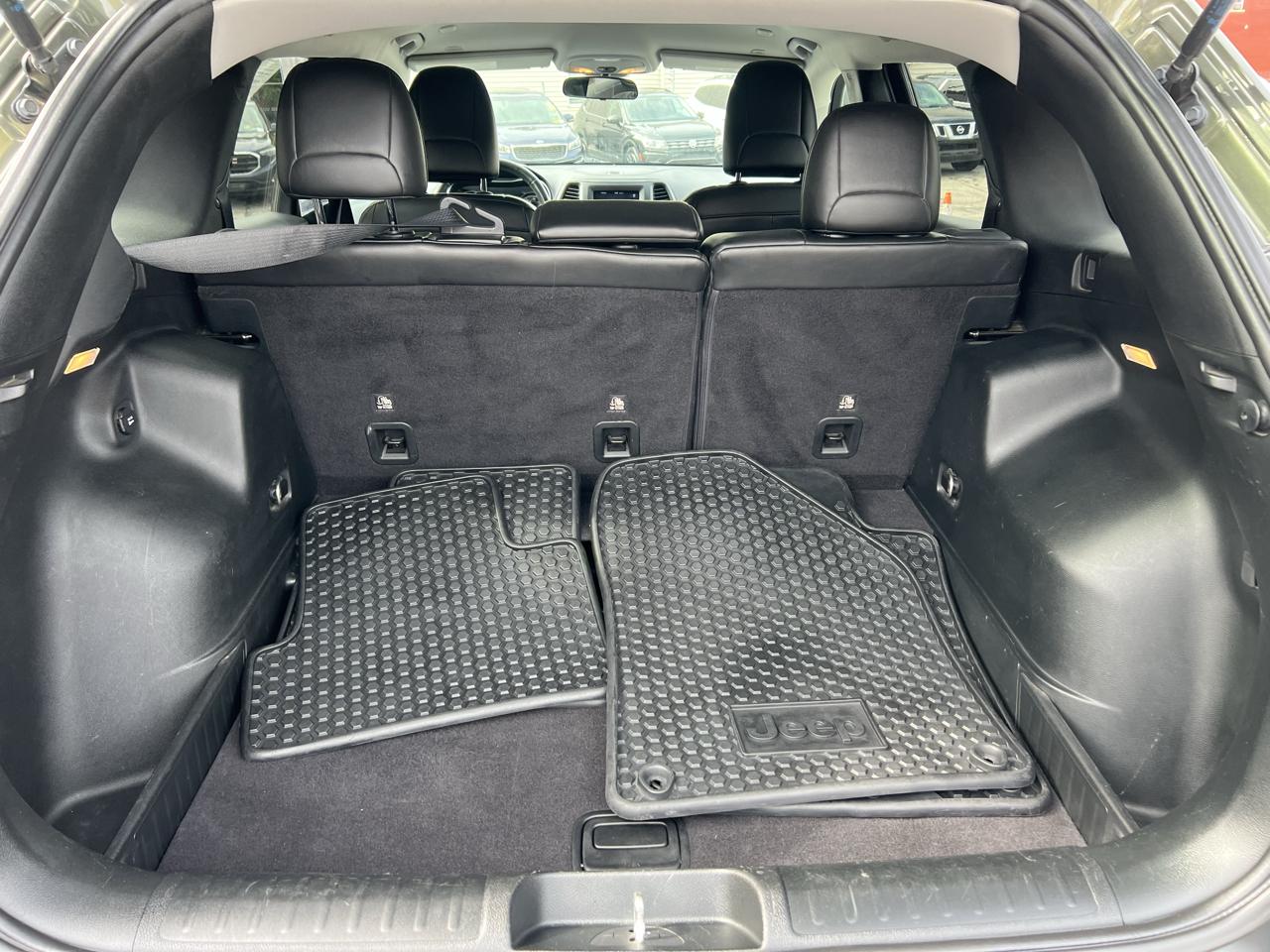 Jeep Cherokee Latitude Plus 4x4 2019