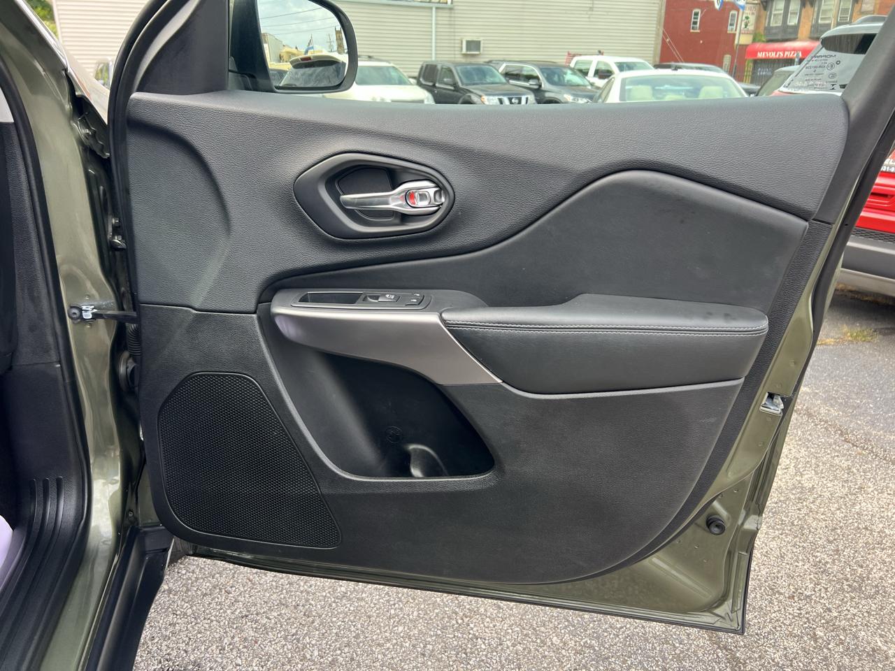 Jeep Cherokee Latitude Plus 4x4 2019