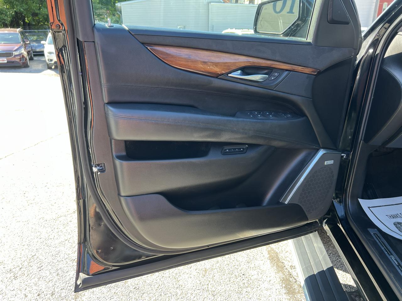 Cadillac Escalade ESV 4WD 4dr Premium 2015