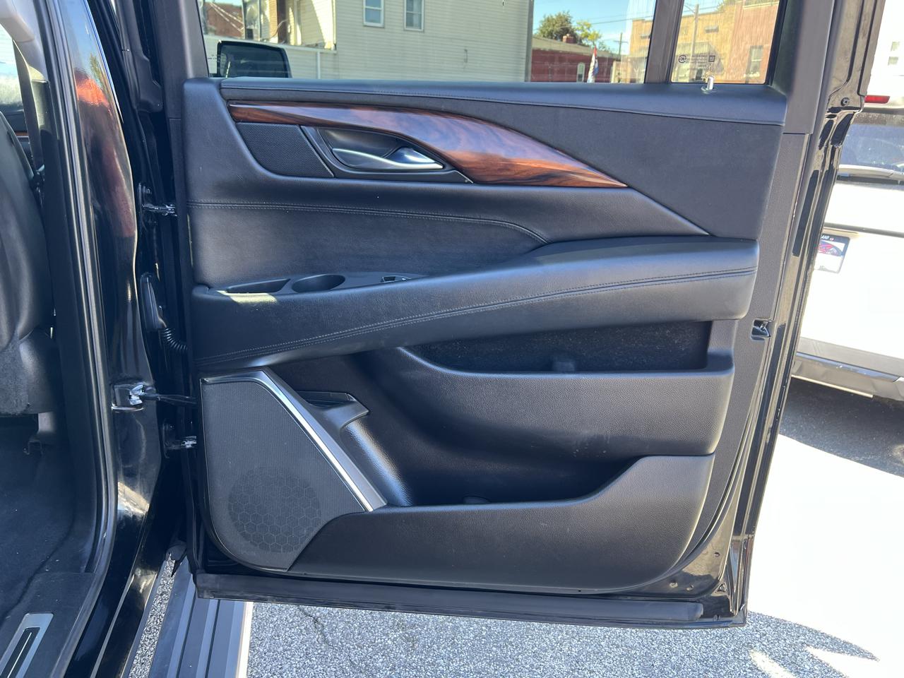 Cadillac Escalade ESV 4WD 4dr Premium 2015