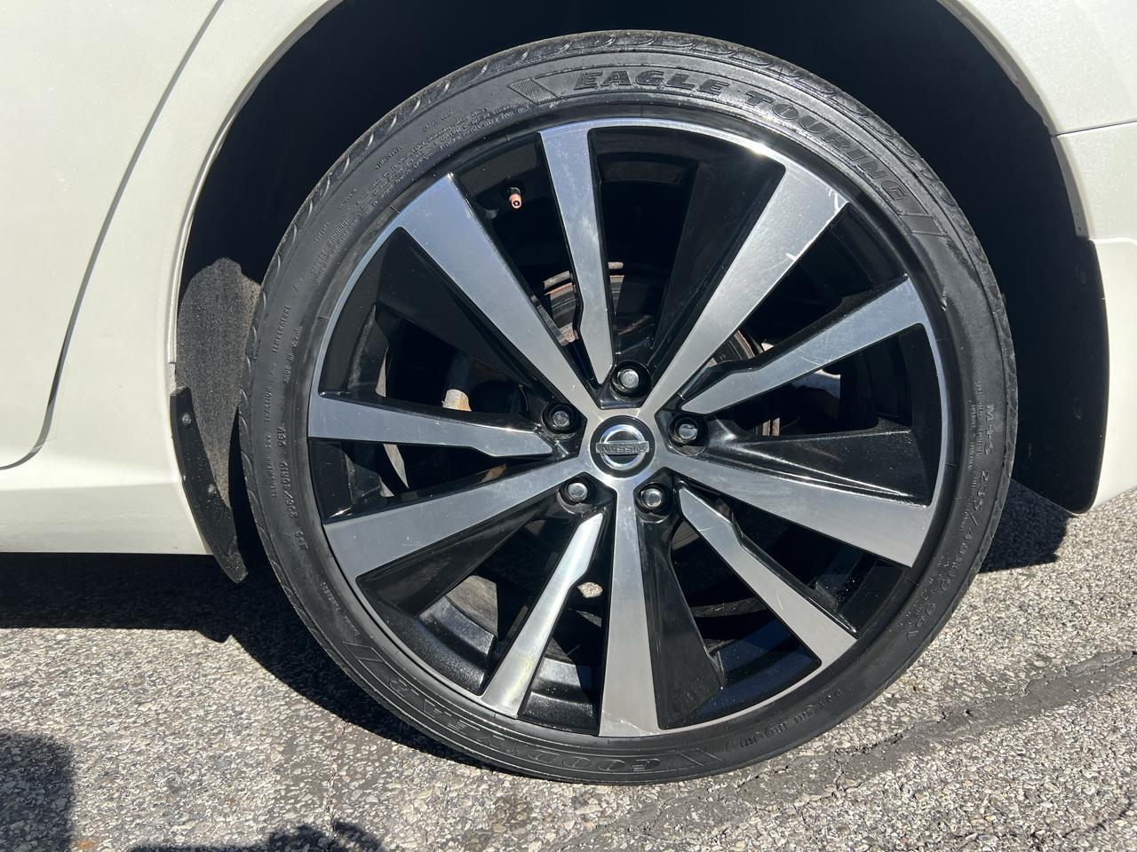 Nissan Altima 2.5 Platinum AWD Sedan 2019