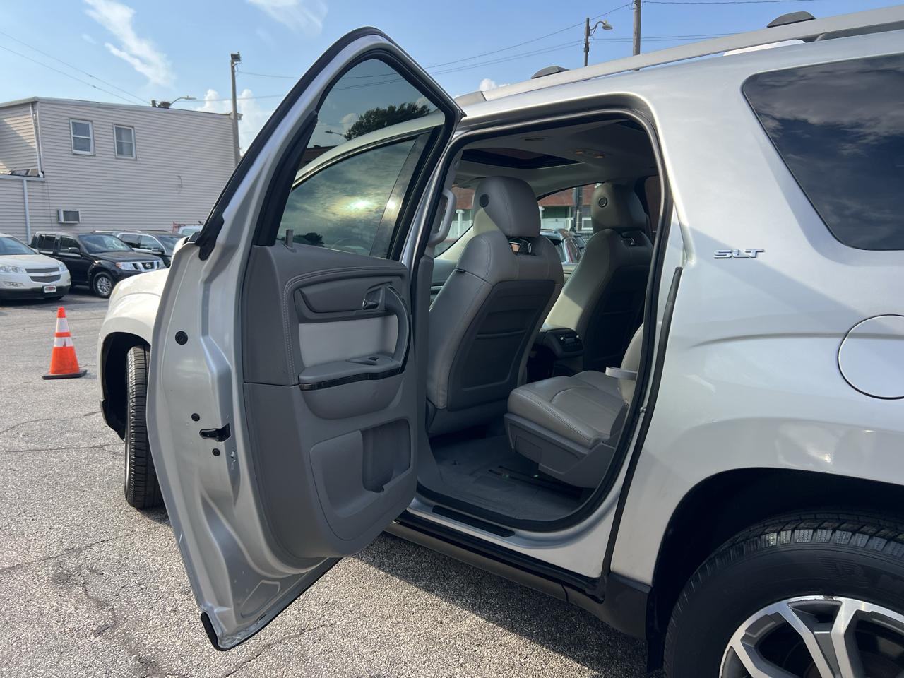 GMC Acadia FWD 4dr SLT 2016