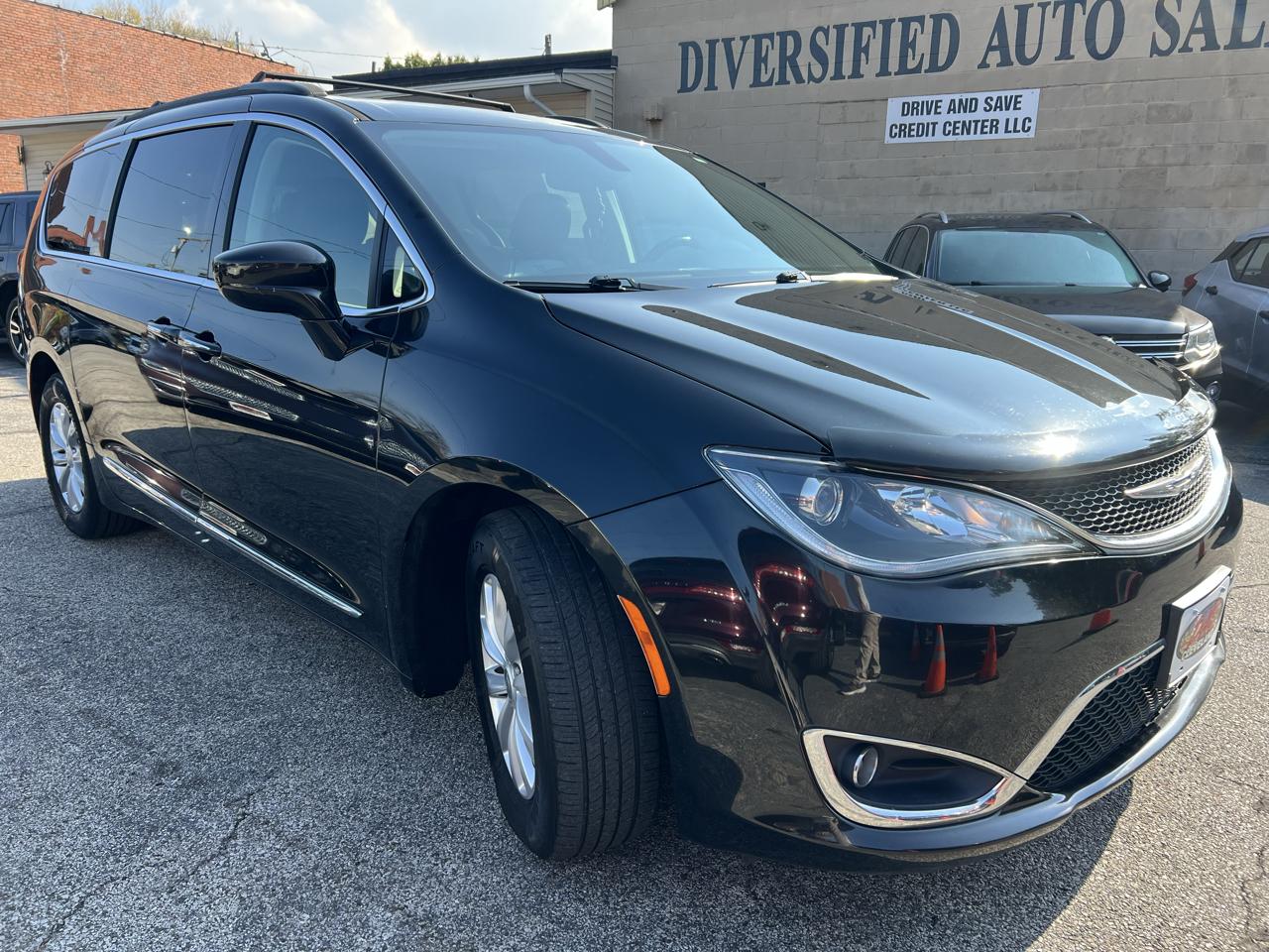 Chrysler Pacifica Touring-L FWD 2017
