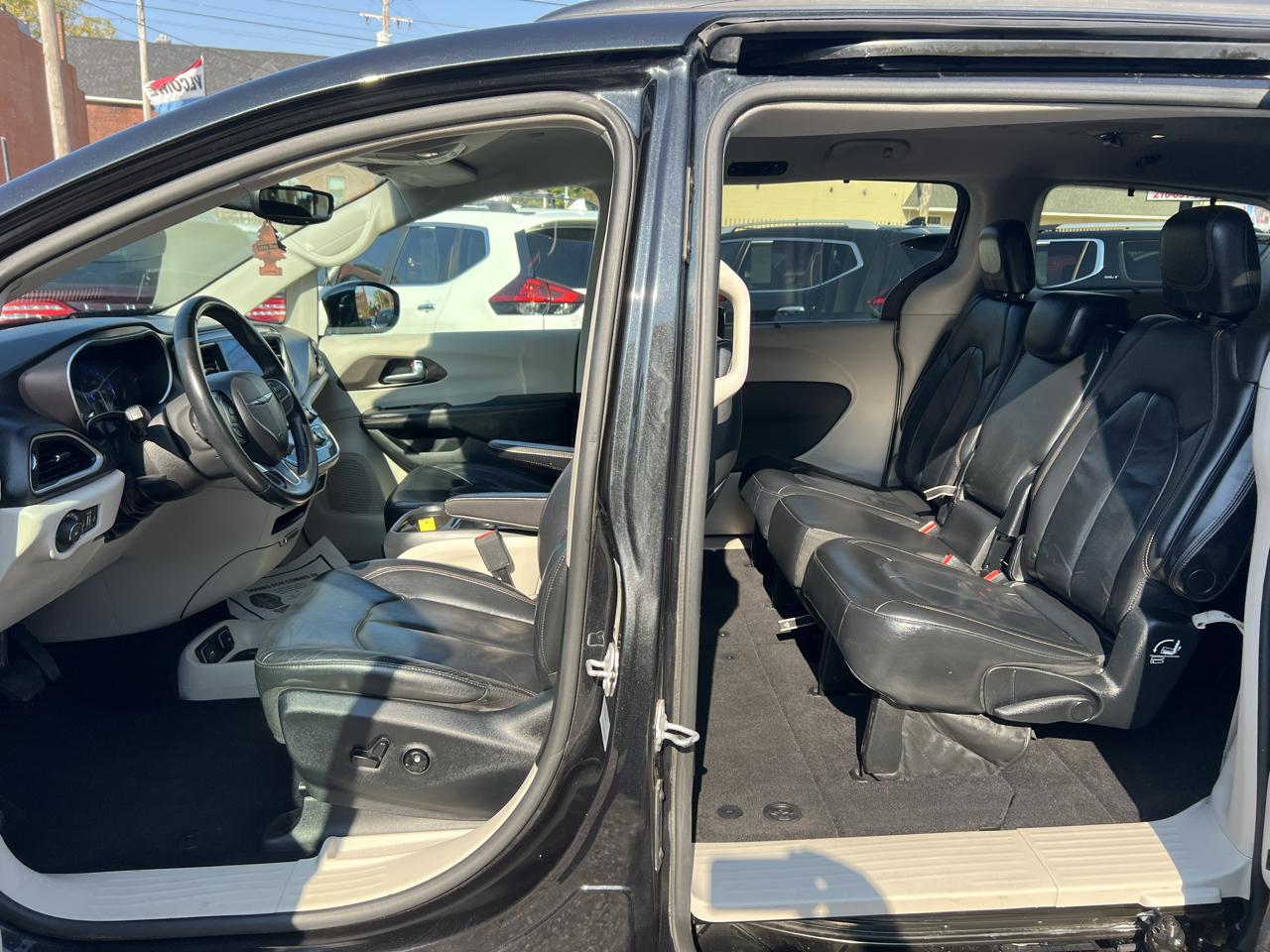 Chrysler Pacifica Touring-L FWD 2017