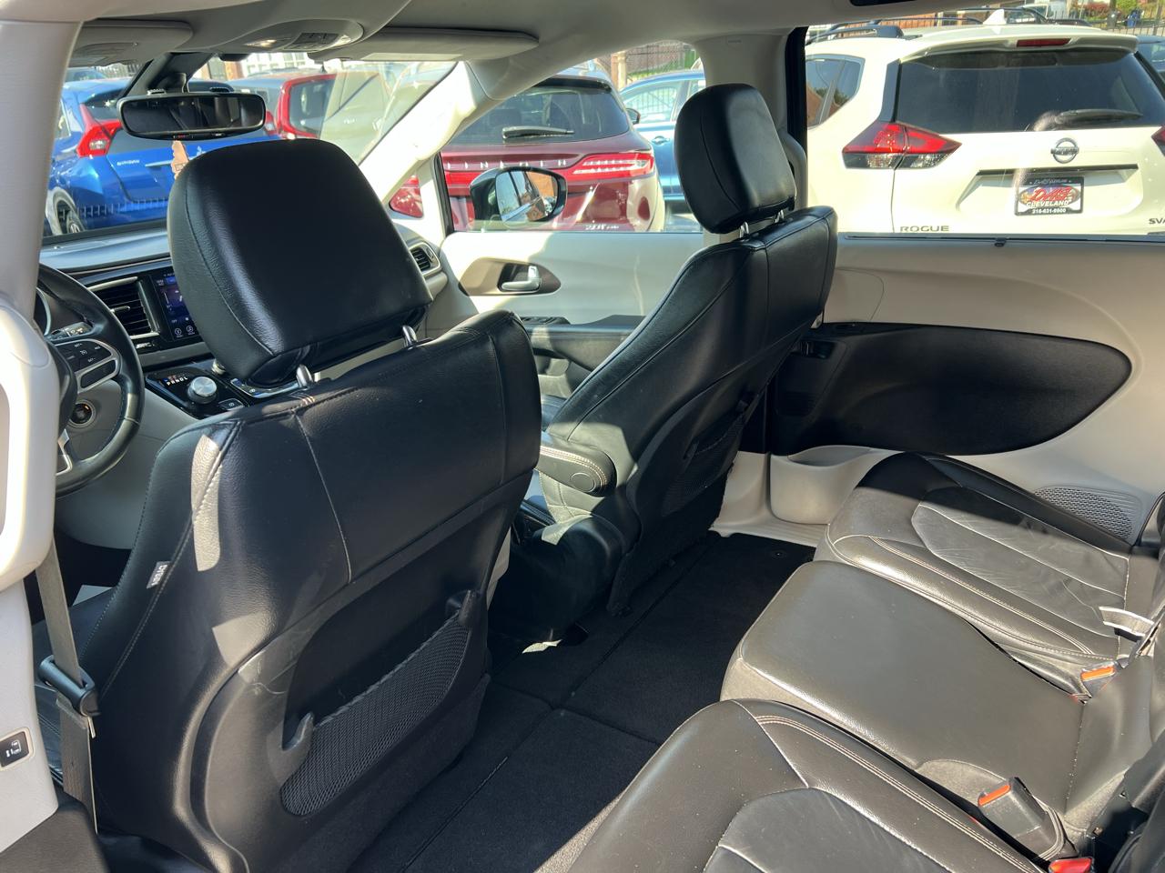 Chrysler Pacifica Touring-L FWD 2017