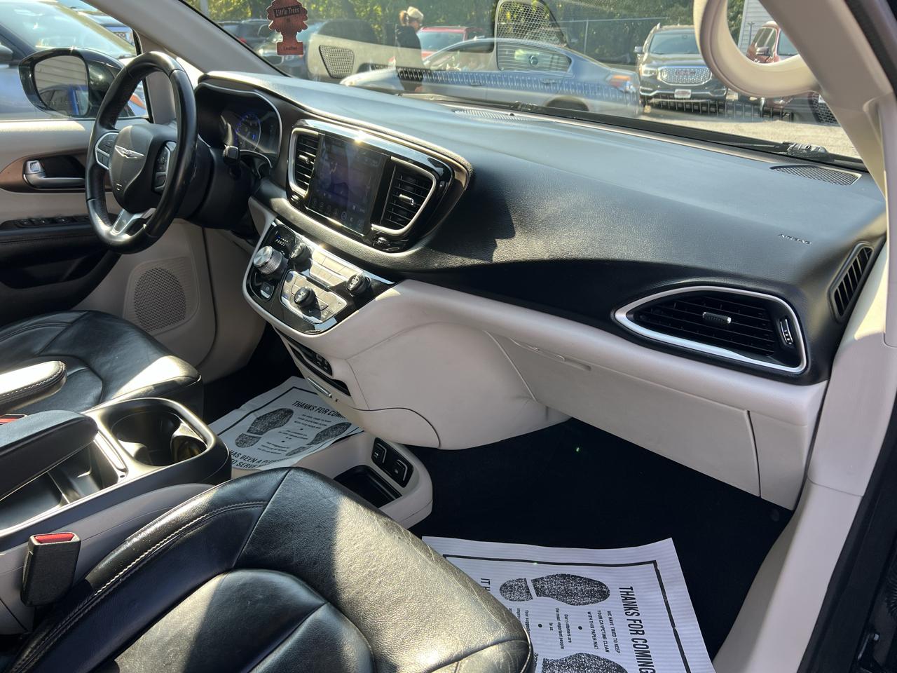 Chrysler Pacifica Touring-L FWD 2017