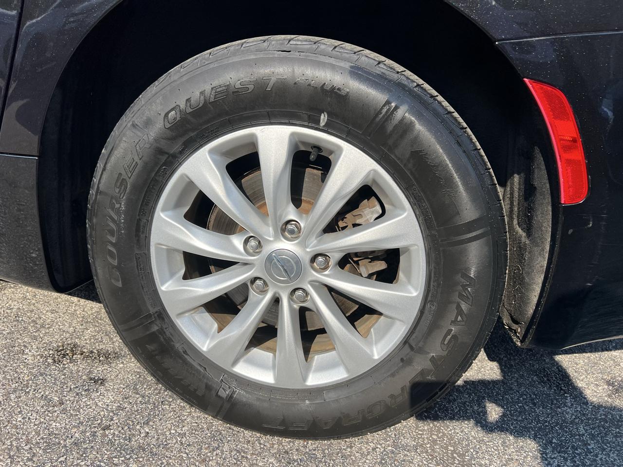 Chrysler Pacifica Touring-L FWD 2017