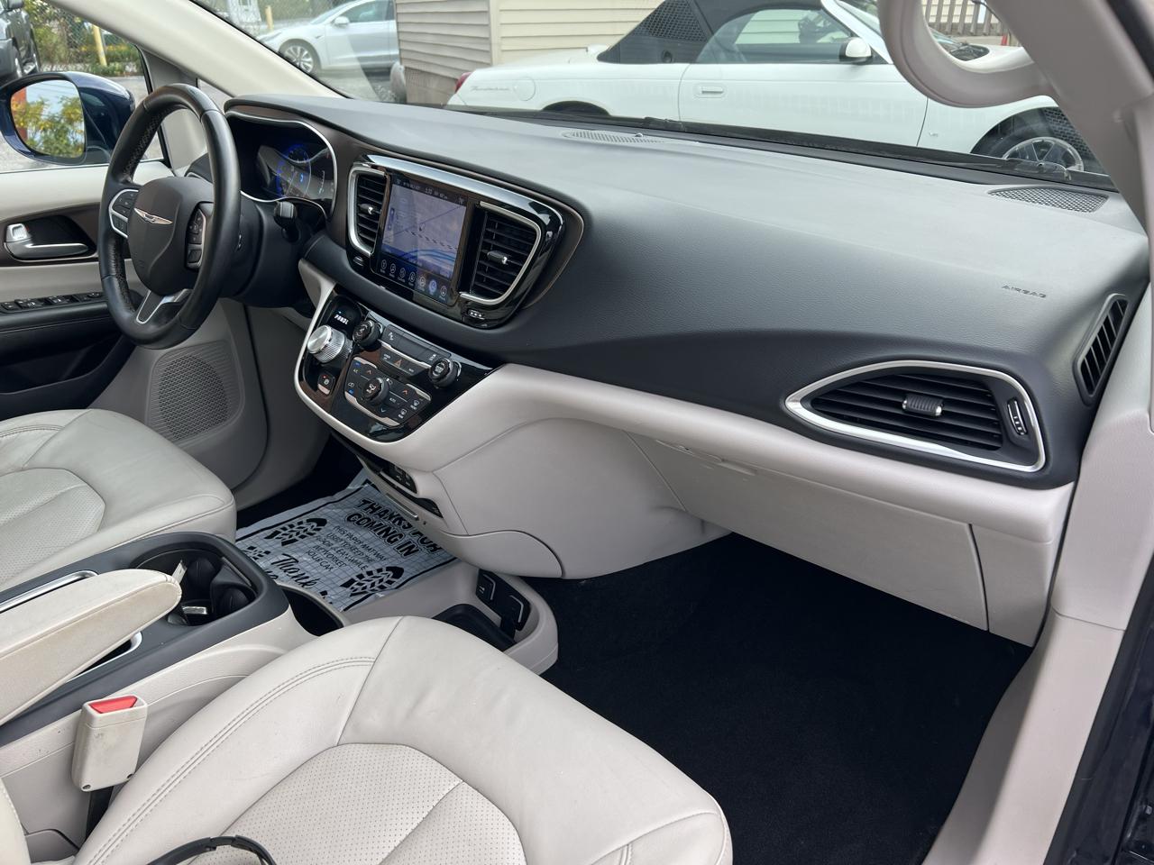 Chrysler Pacifica Touring-L Plus FWD 2017