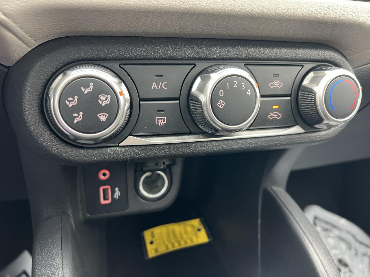 Nissan Versa SV 2021