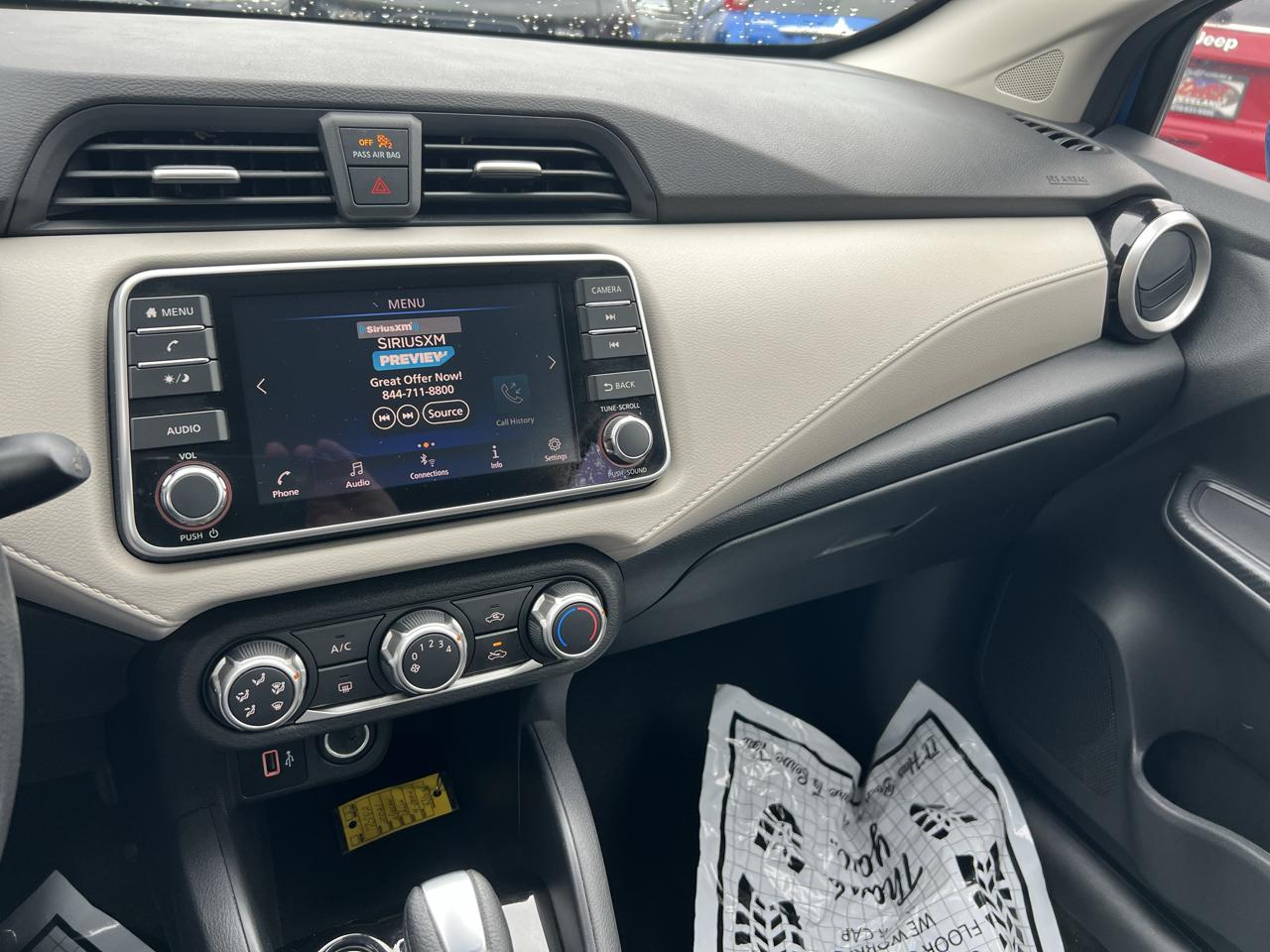Nissan Versa SV 2021