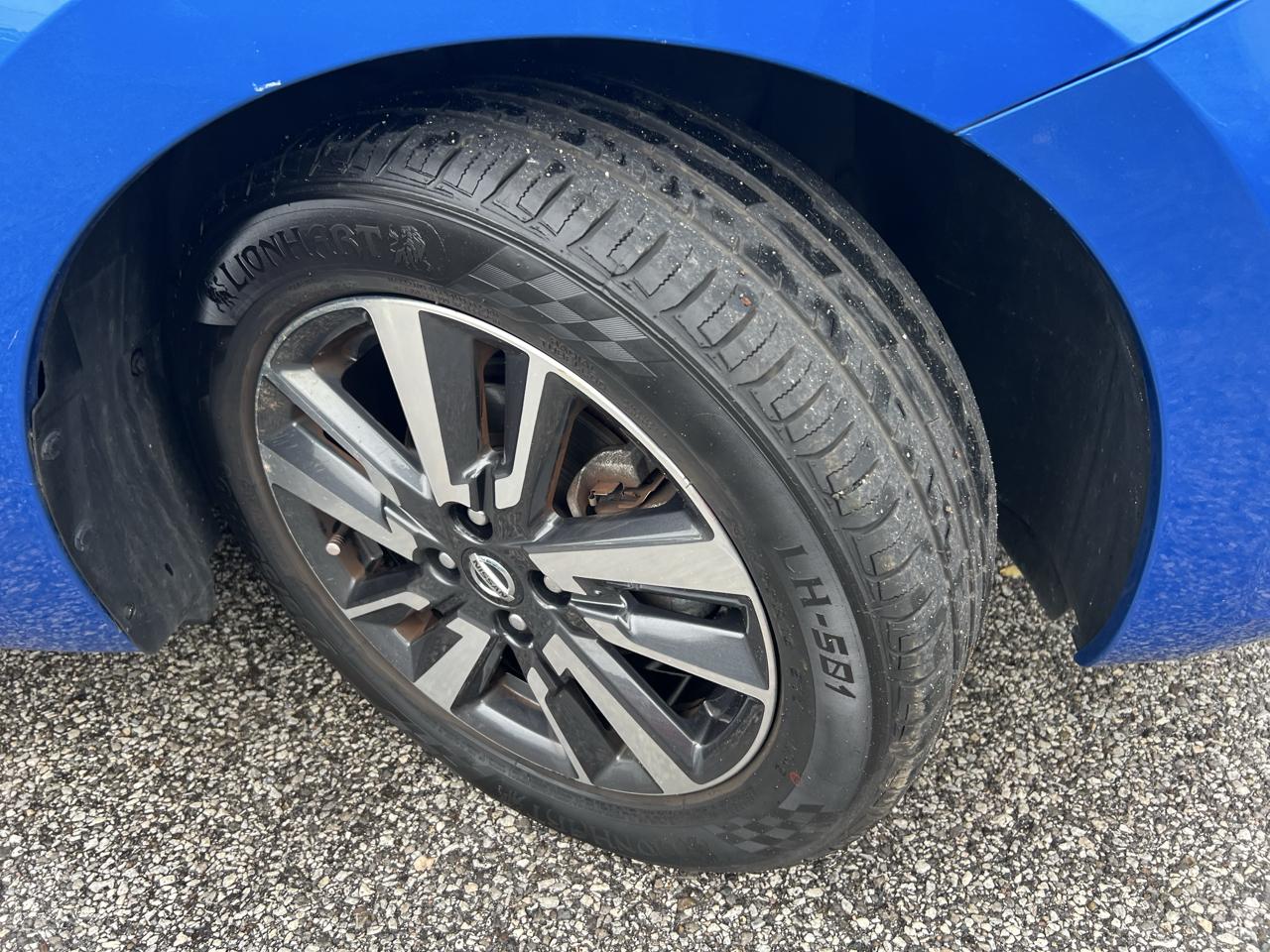 Nissan Versa SV 2021