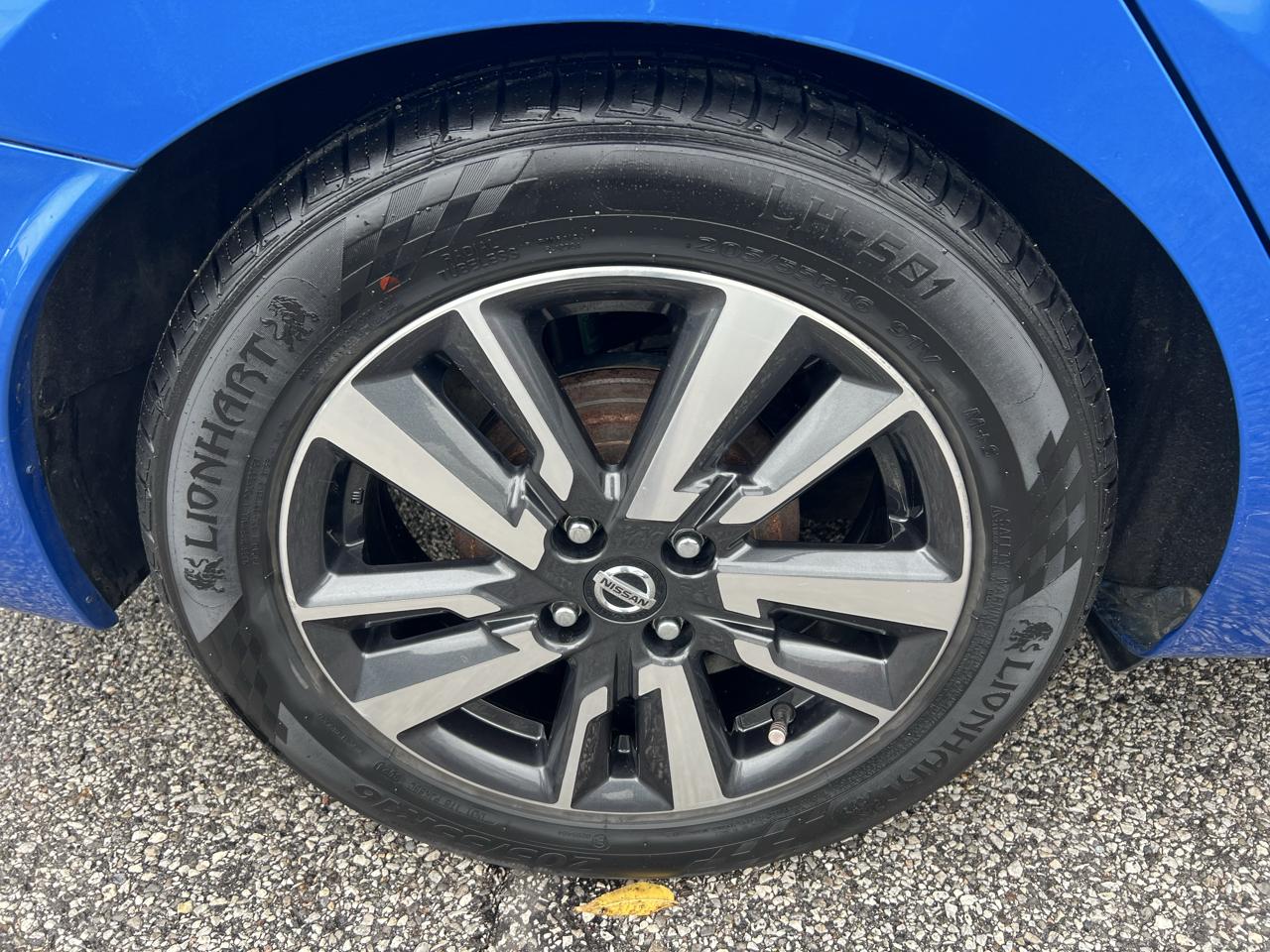 Nissan Versa SV 2021