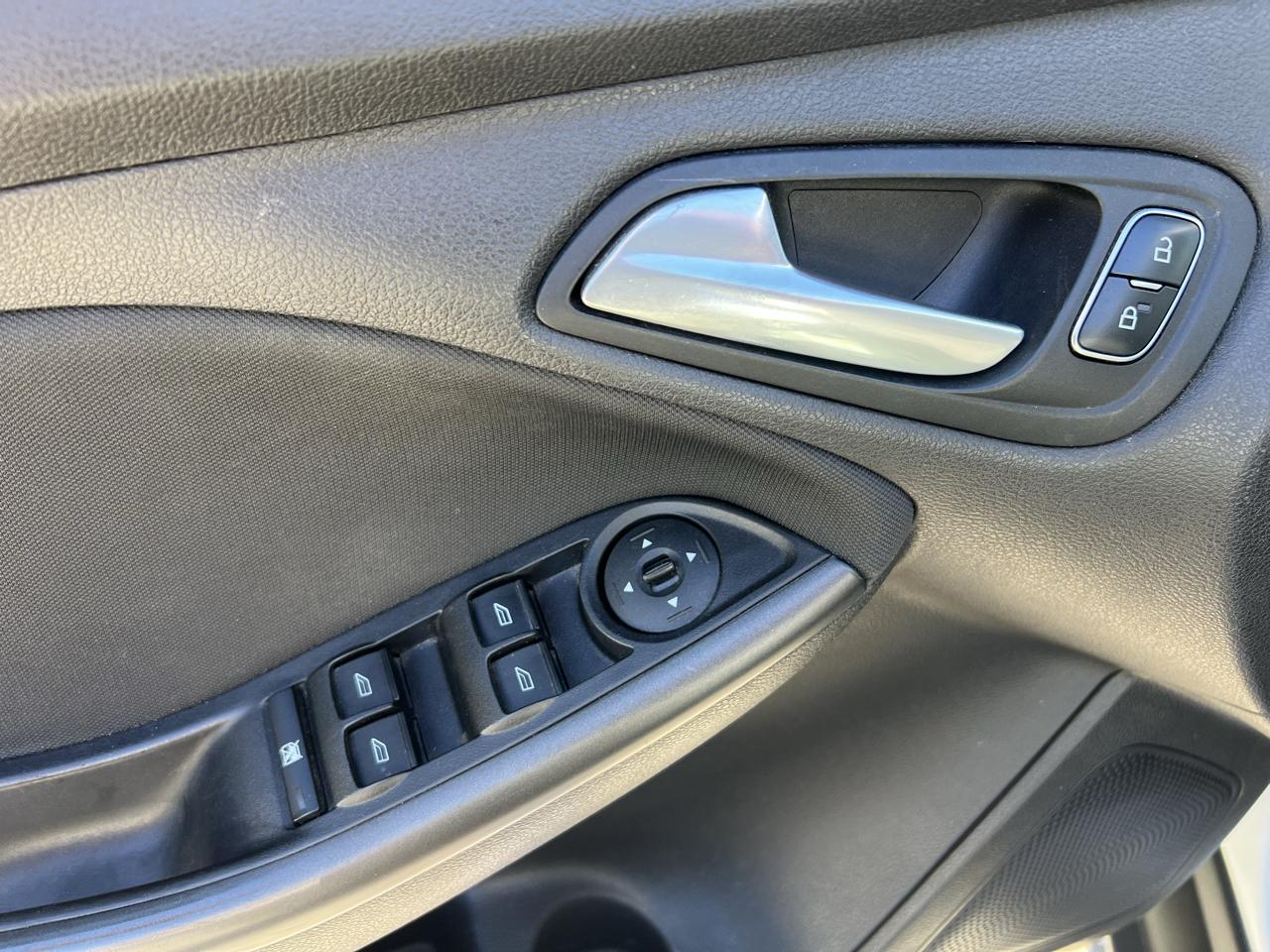 Ford Focus SEL Sedan 2017