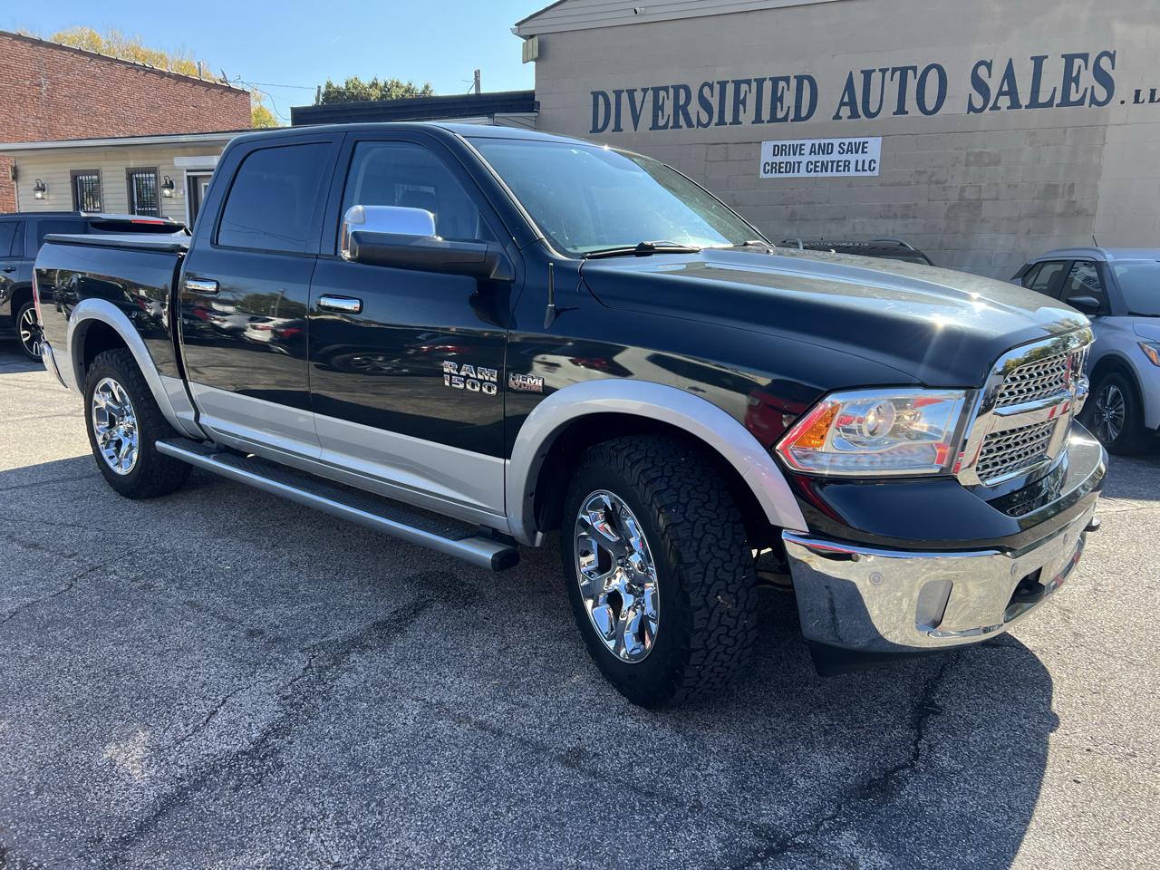 RAM 1500 Laramie 4x4 Crew Cab 5'7" Box 2017