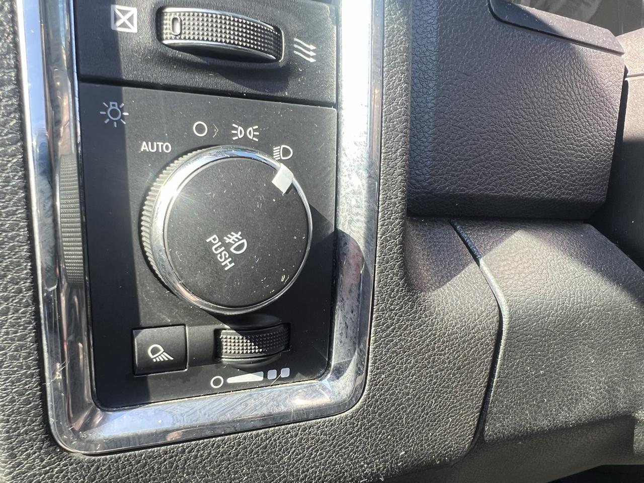 RAM 1500 Laramie 4x4 Crew Cab 5'7" Box 2017
