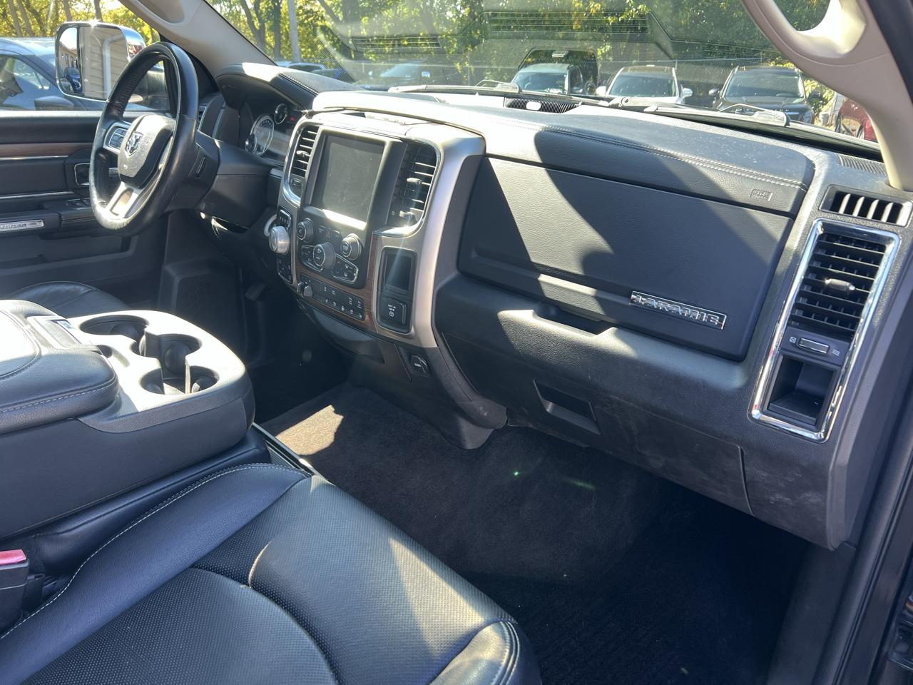RAM 1500 Laramie 4x4 Crew Cab 5'7" Box 2017