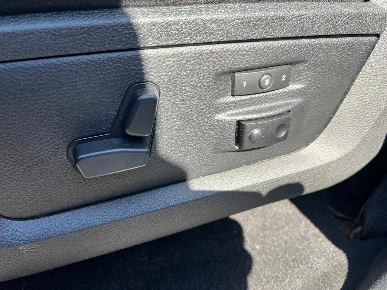 RAM 1500 Laramie 4x4 Crew Cab 5'7" Box 2017