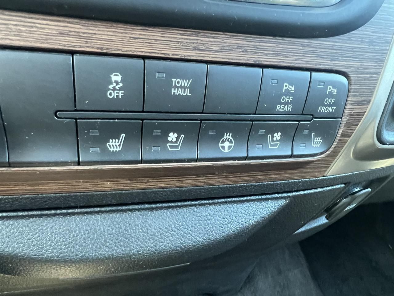 RAM 1500 Laramie 4x4 Crew Cab 5'7" Box 2017
