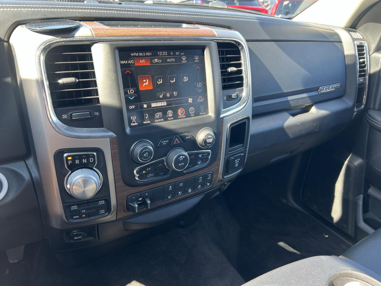 RAM 1500 Laramie 4x4 Crew Cab 5'7" Box 2017