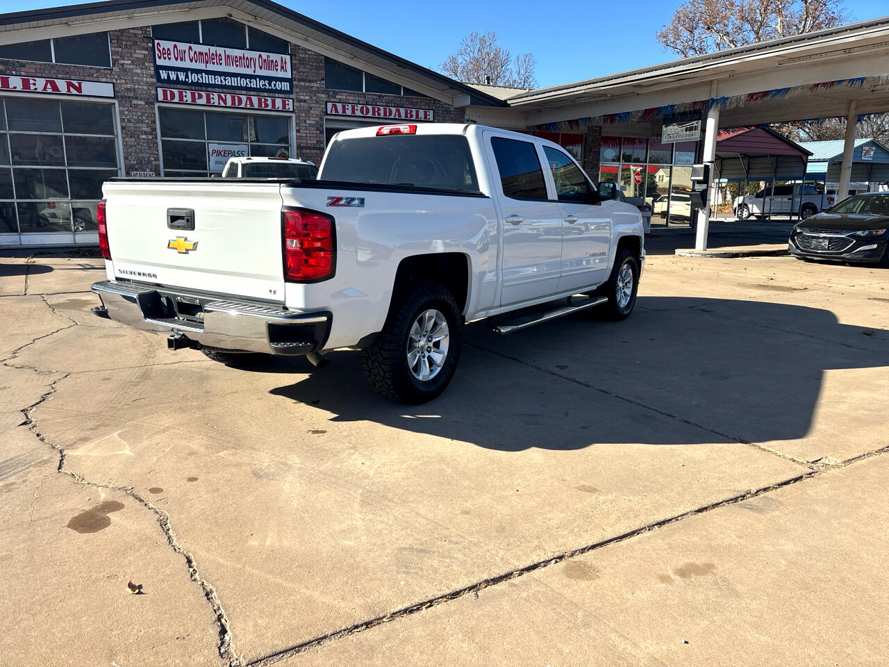 Chevrolet Silverado 1500 4WD Crew Cab 143.5" LT w/2LT 2015