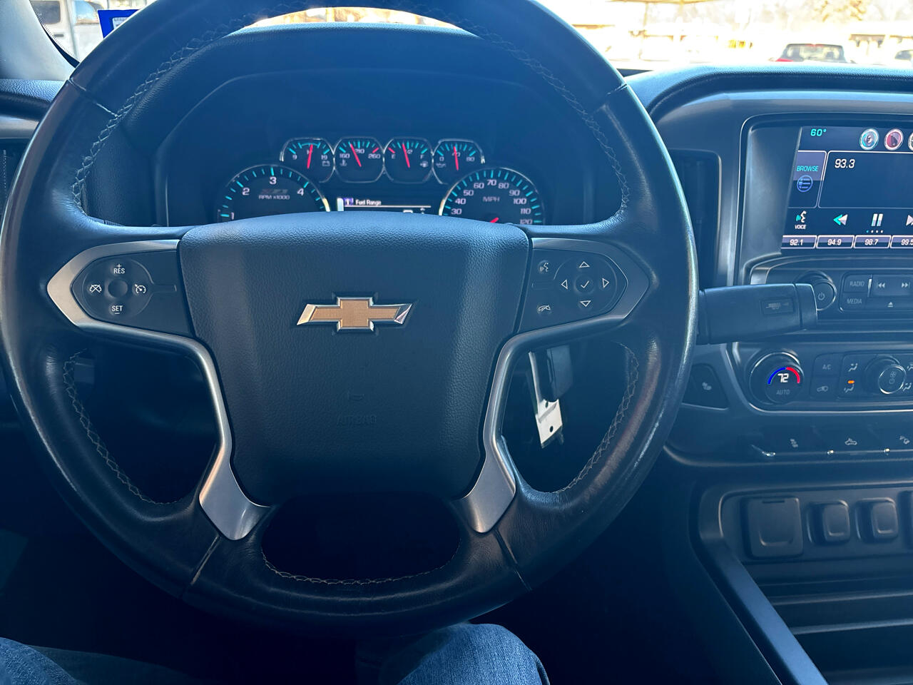 Chevrolet Silverado 1500 4WD Crew Cab 143.5" LT w/2LT 2015