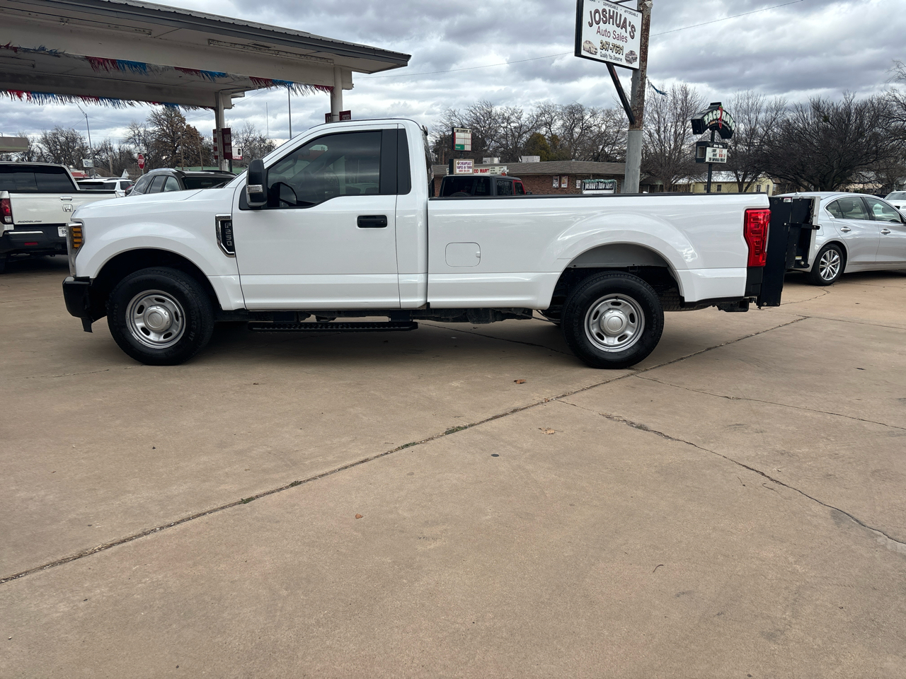 Ford Super Duty F-250 SRW XLT 2WD Reg Cab 8' Box 2019