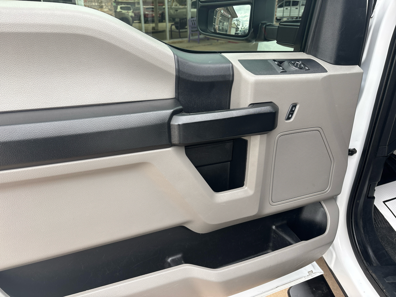 Ford Super Duty F-250 SRW XLT 2WD Reg Cab 8' Box 2019