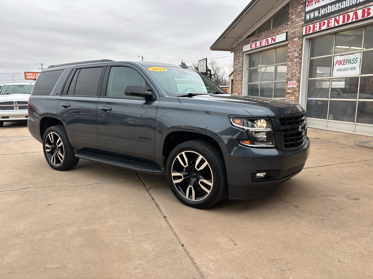 Chevrolet Tahoe 4WD 4dr LT 2019