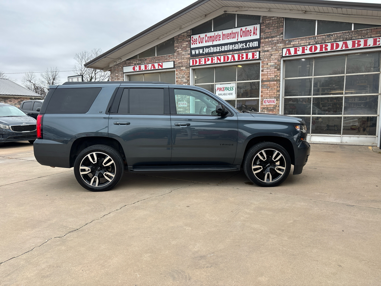 Chevrolet Tahoe 4WD 4dr LT 2019