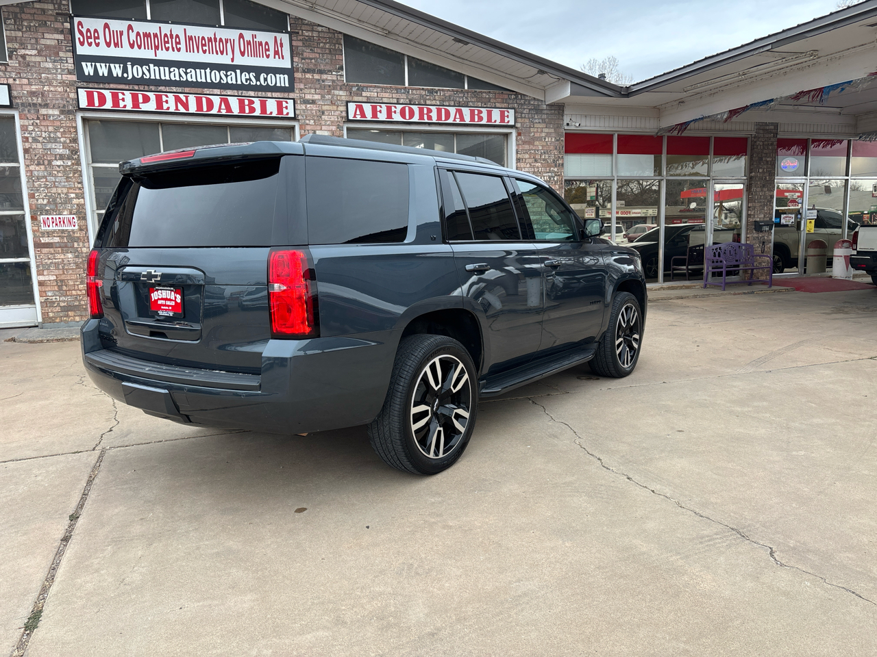 Chevrolet Tahoe 4WD 4dr LT 2019