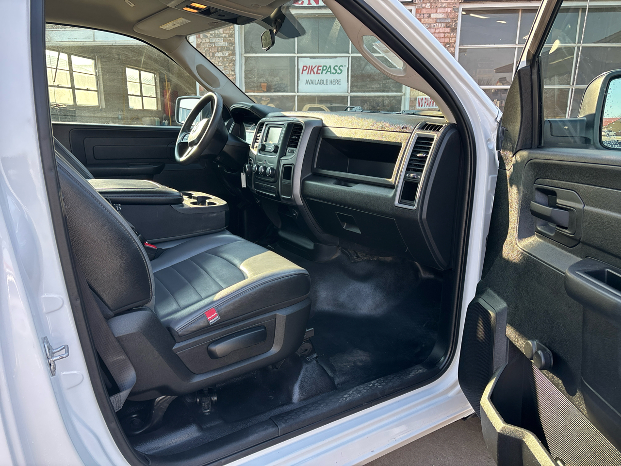 RAM 1500 Classic Tradesman 4x2 Reg Cab 6'4" Box 2021